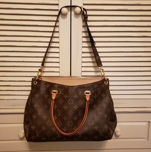 Louis Vitton bag. Over the shoulder or carry.